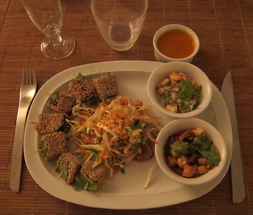 Salade thaï, crevettes soyo et lait de coco, thon mariné
